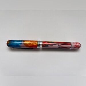 NWOT Nahvalur Narwhal Fountain Pen Nashville Medium Nib Rainbow Silver Limited